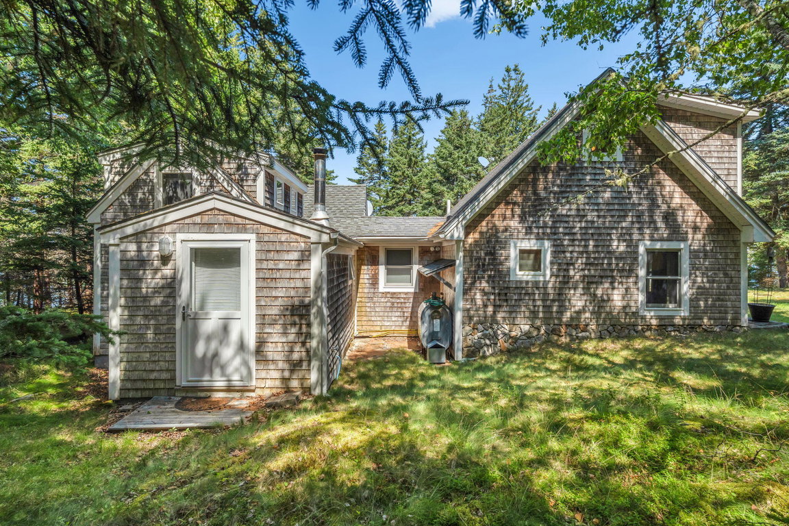 49-web-or-mls-142-e-point-rd