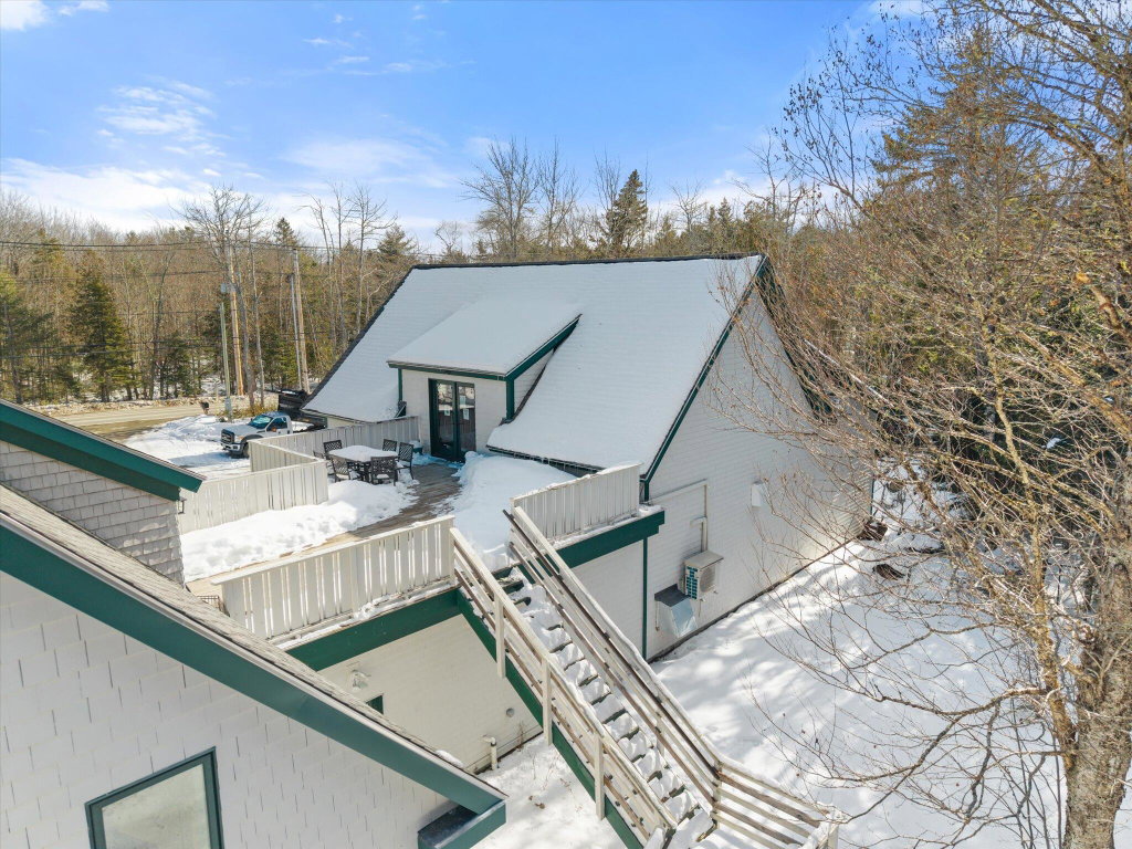 10-380 Ellsworth Rd