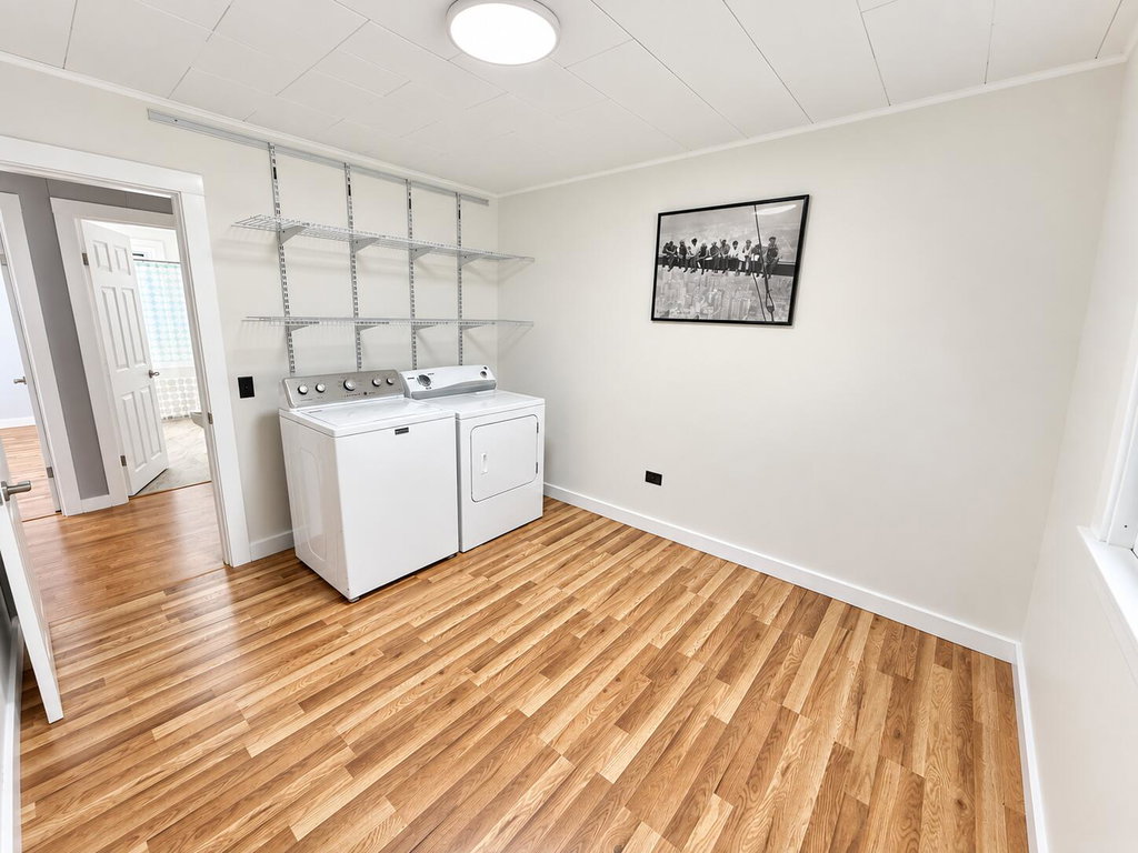Bedroom 3 used as laundromat room