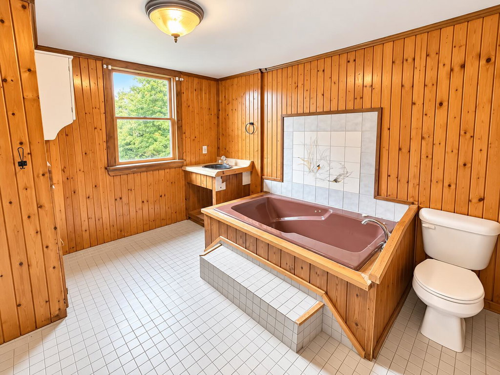 Upstairs Bathroom 2