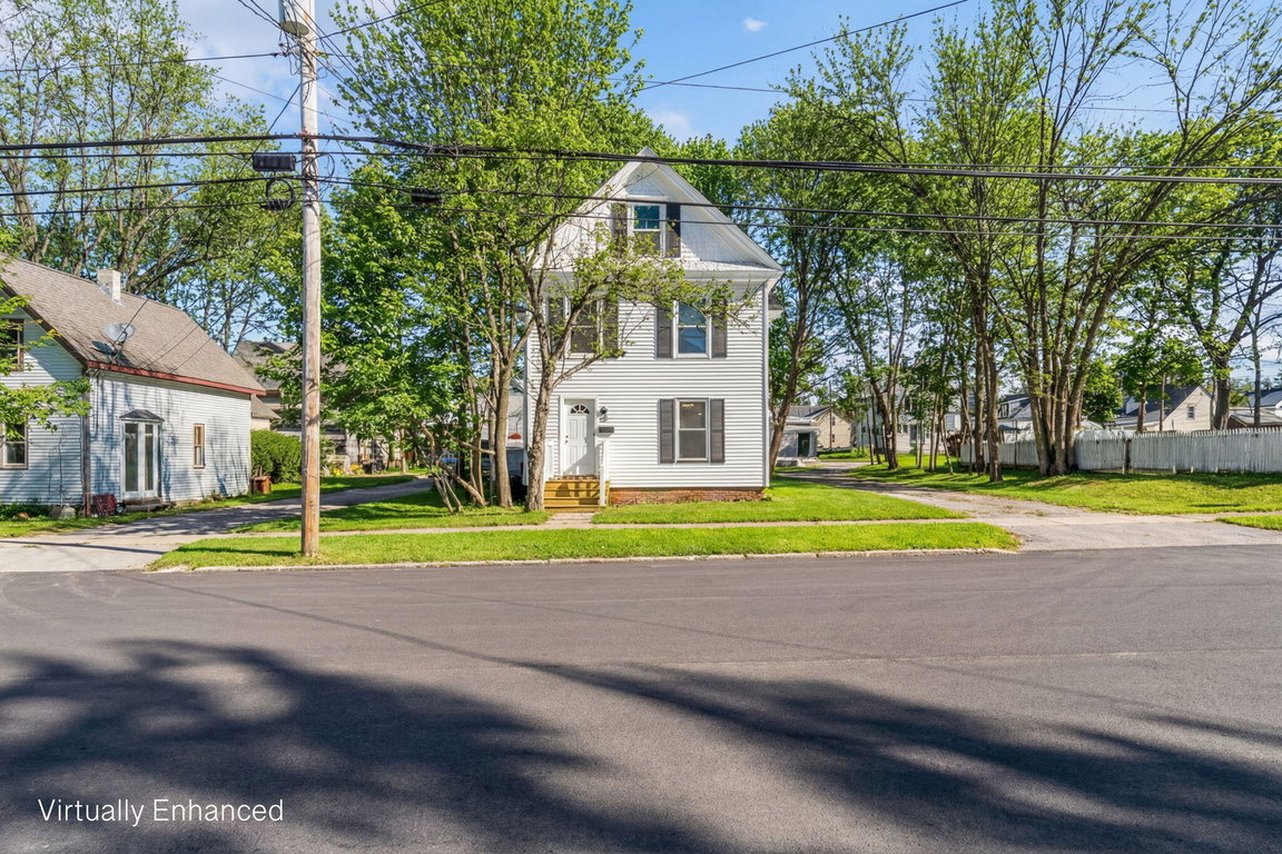 327 Essex Street Bangor