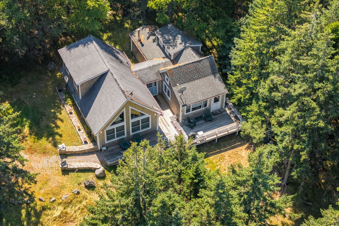 92-web-or-mls-142-e-point-rd