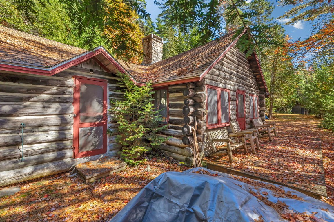 26-web-or-mls-25-dickens-farm-rd