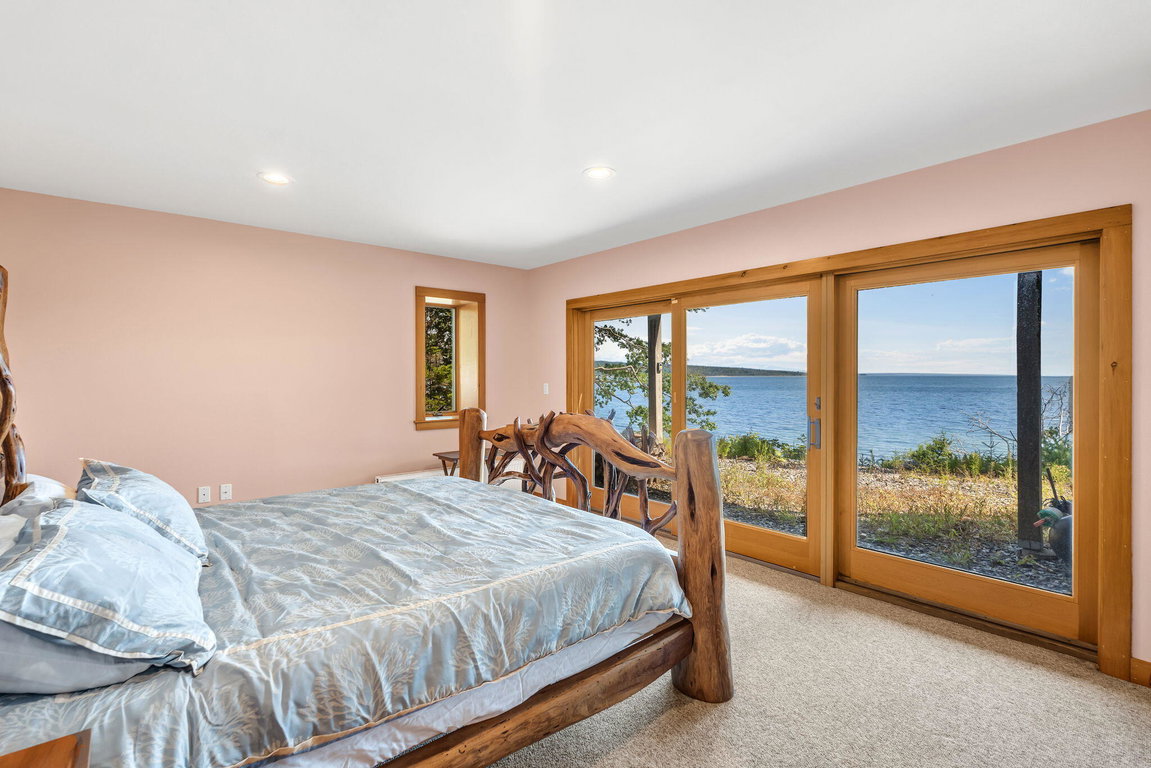63-web-or-mls-1197-bay-rd
