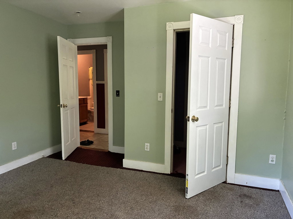 Second bedroom.