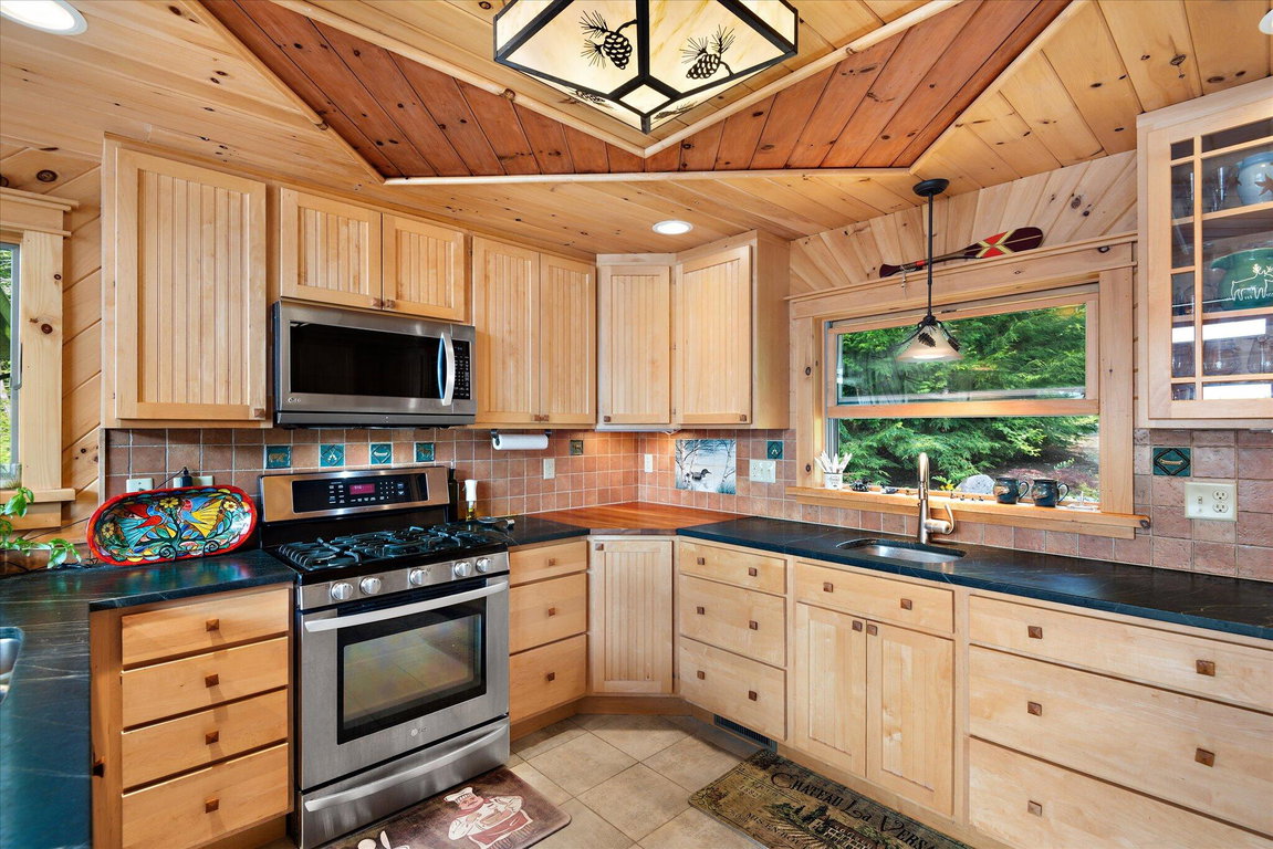 023-9 Outlet Cove Rd