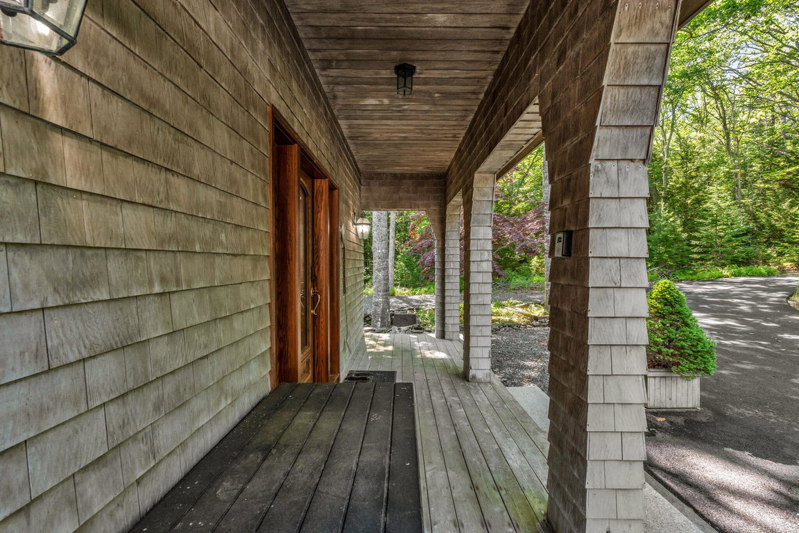 97-web-or-mls-1197-bay-rd