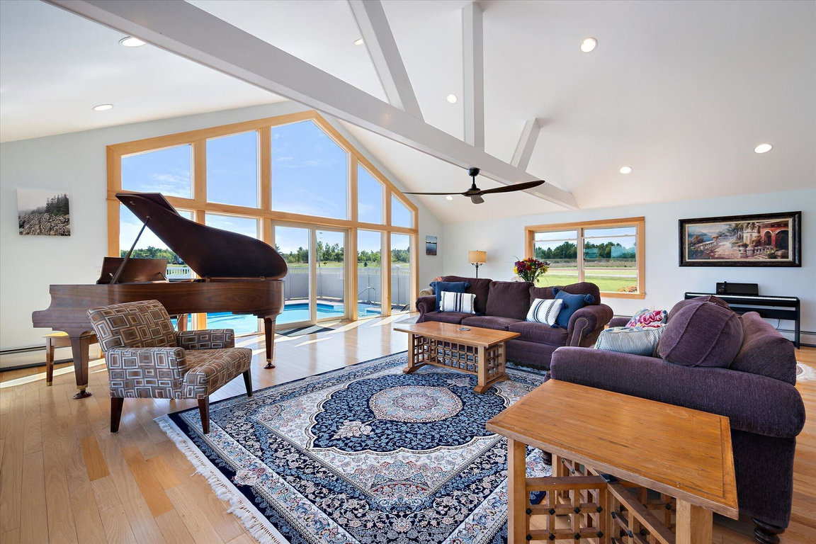 025-Living Room