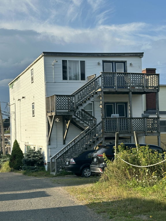 8 Boynton Street Eastport