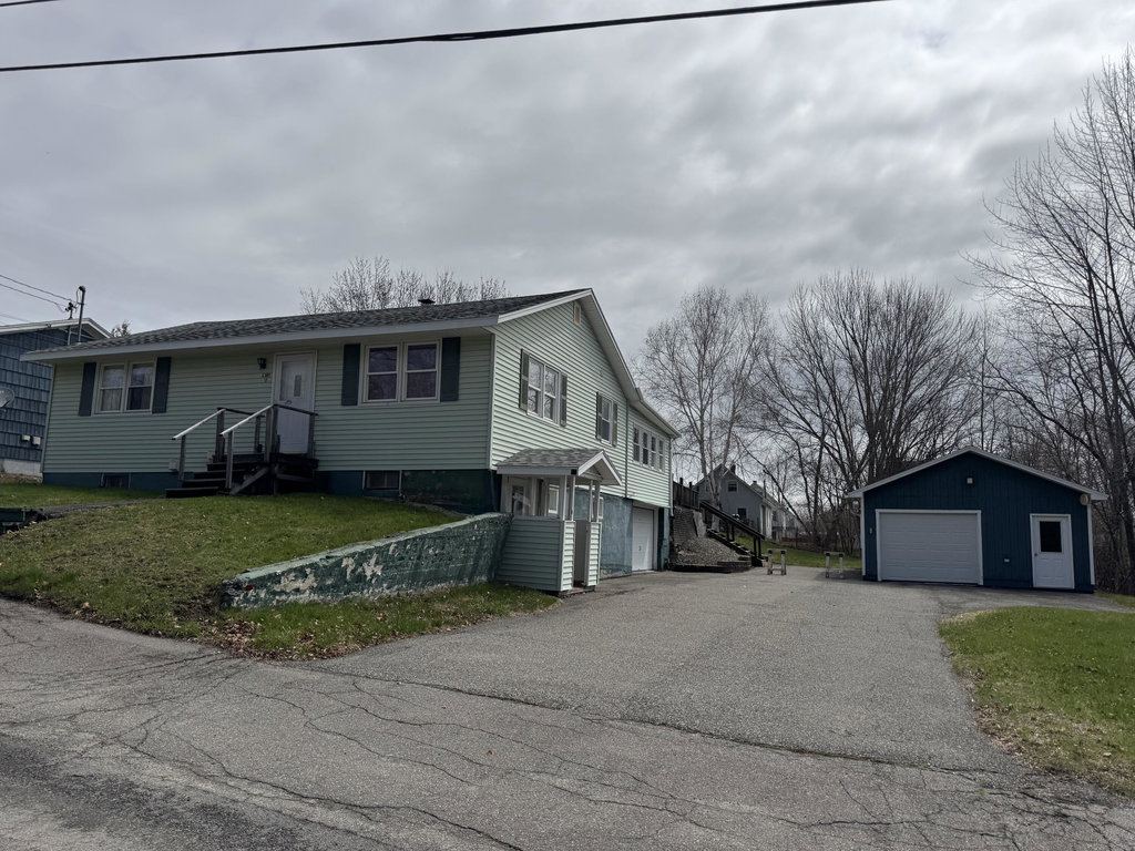 13 Cone Street East Millinocket