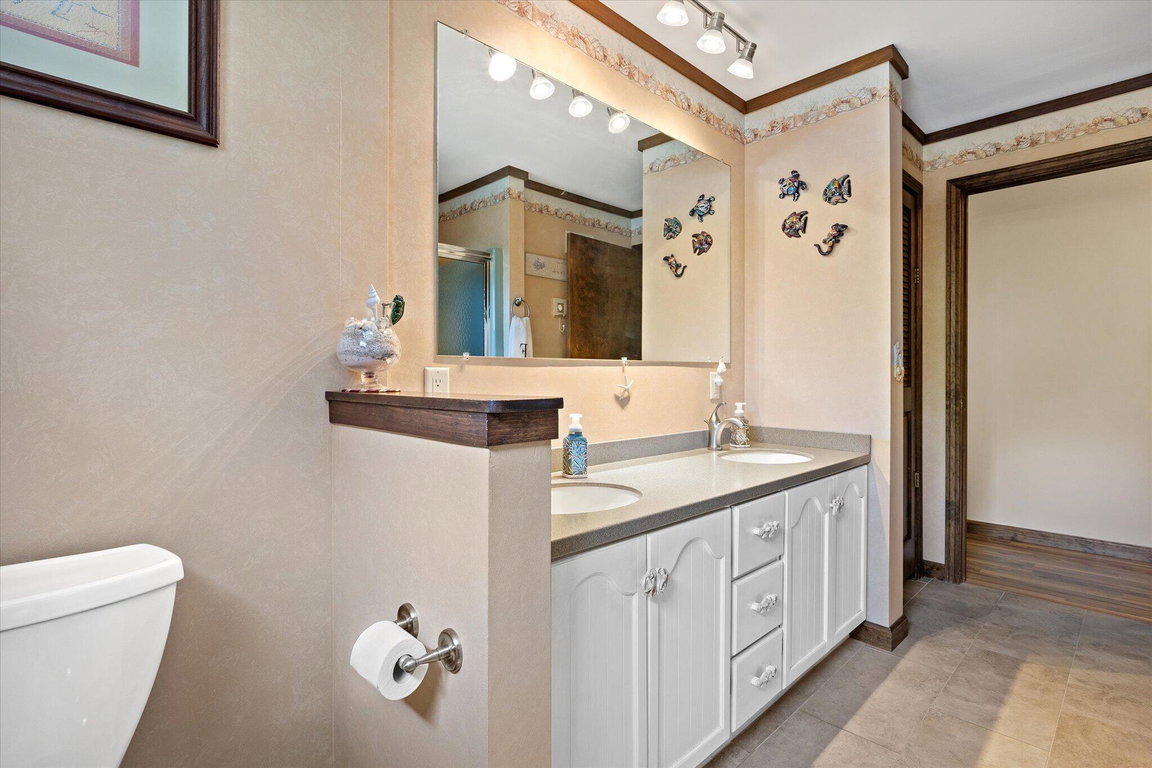 36-Bathroom