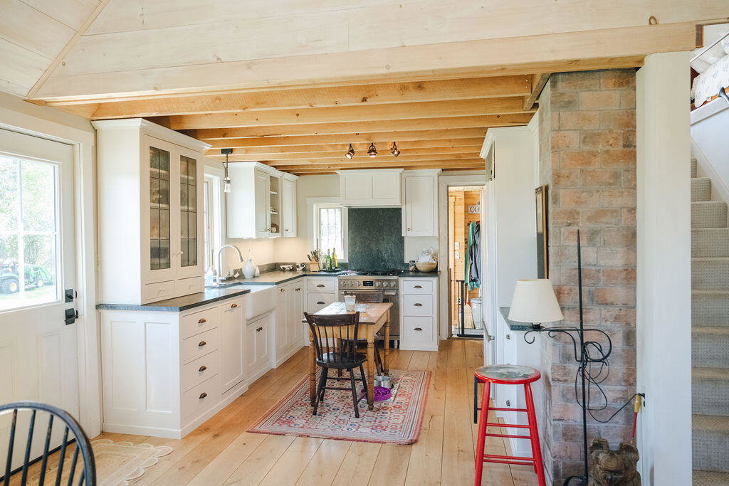 Kitchen & Main Entry