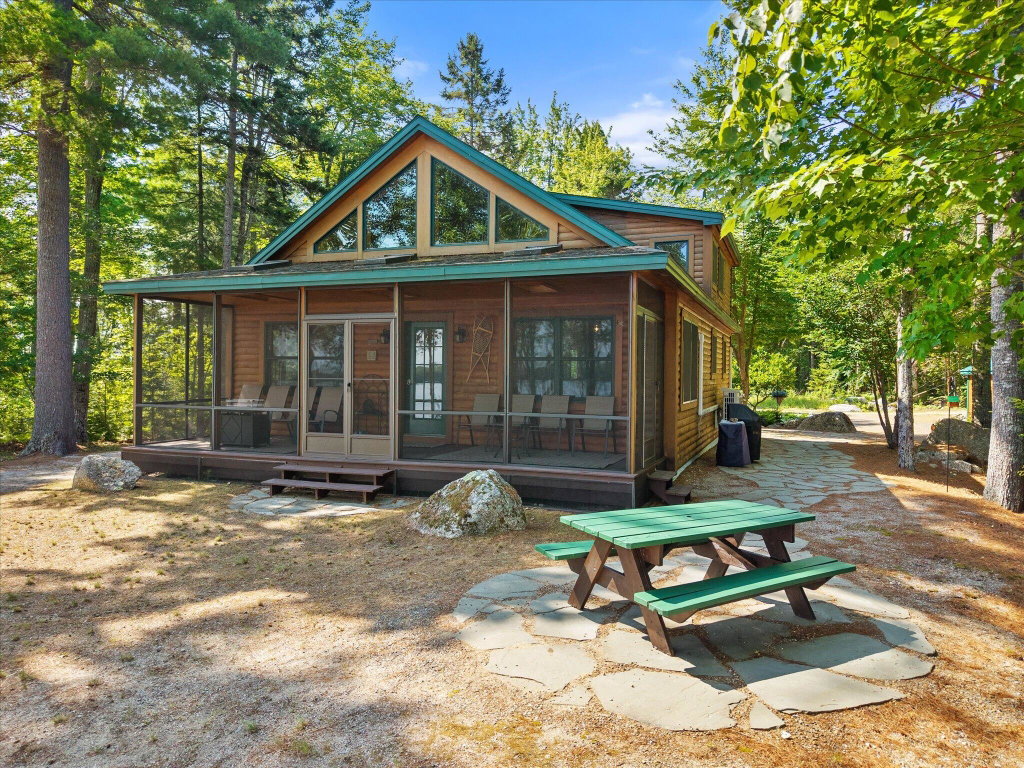 02-242 Black Bear Way