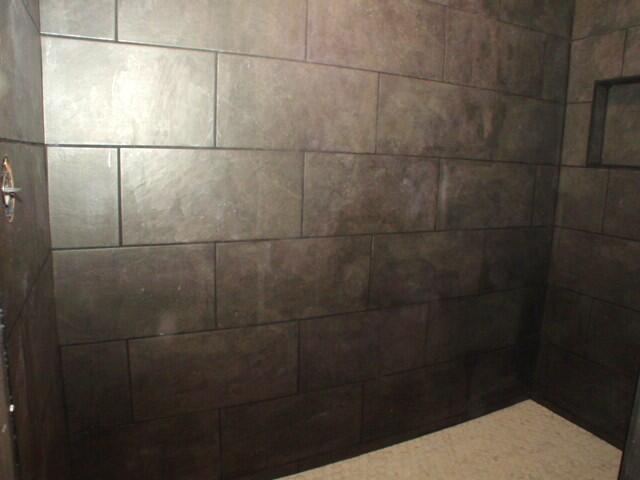 Rainhead tiled shower 1