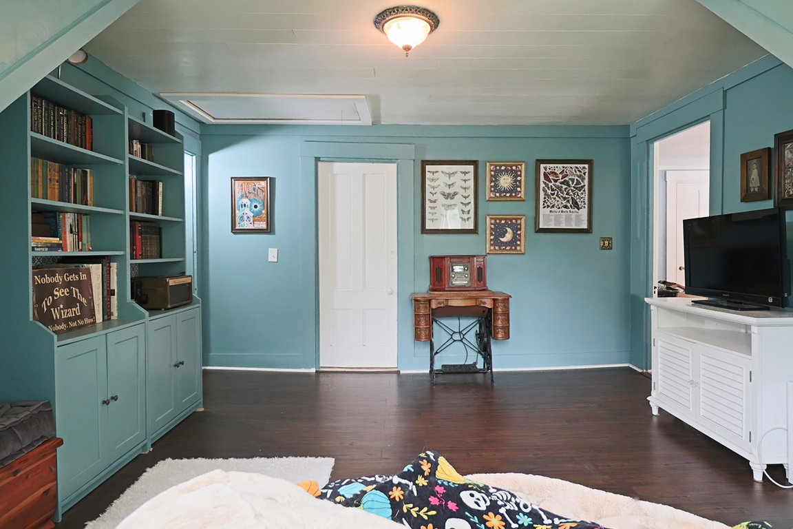 2nd Floor Foyer
