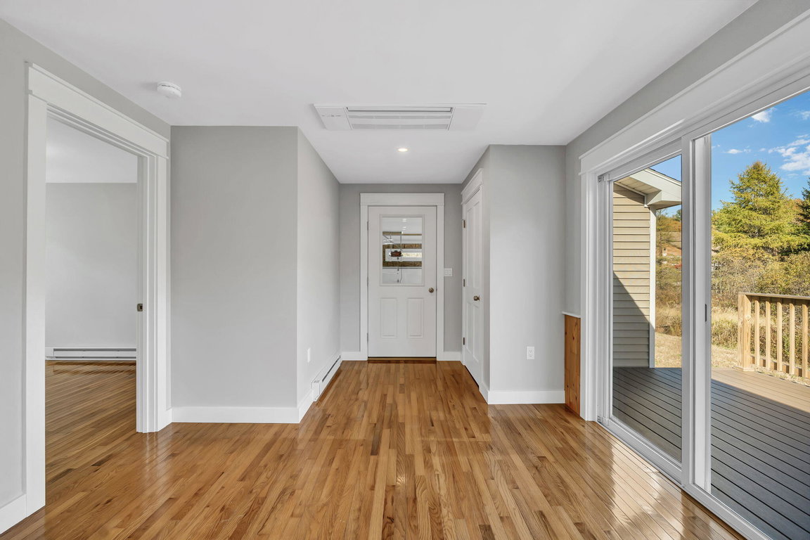 16-web-or-mls-1212-eastbrook-rd