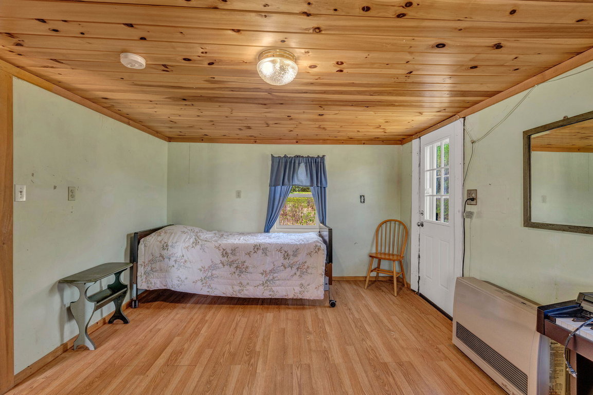 25-web-or-mls-137-w-franklin-rd