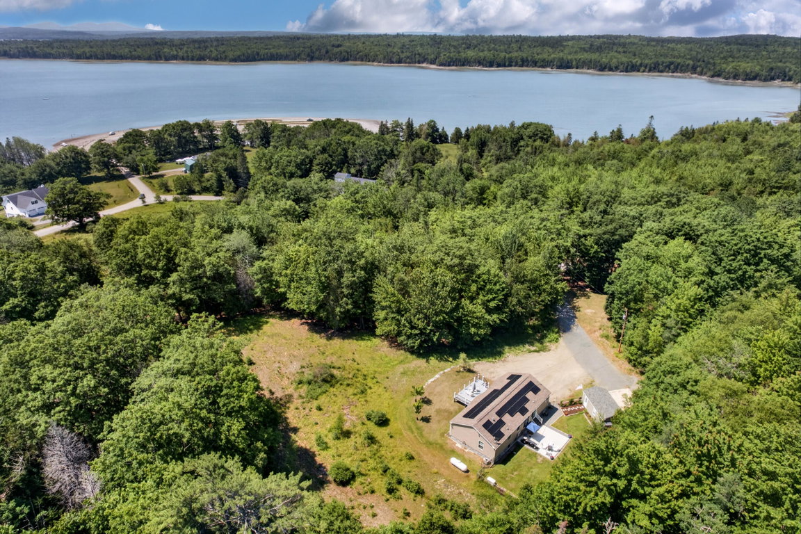 112 Raccoon Cove Road Lamoine