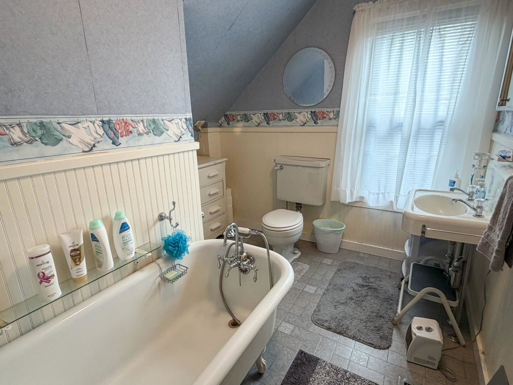 Full Bath