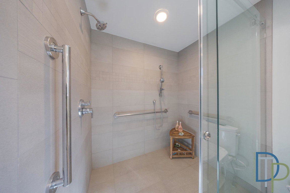 1035newburyneck - 32