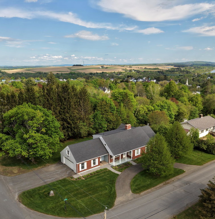 4 Dorcas Avenue Caribou