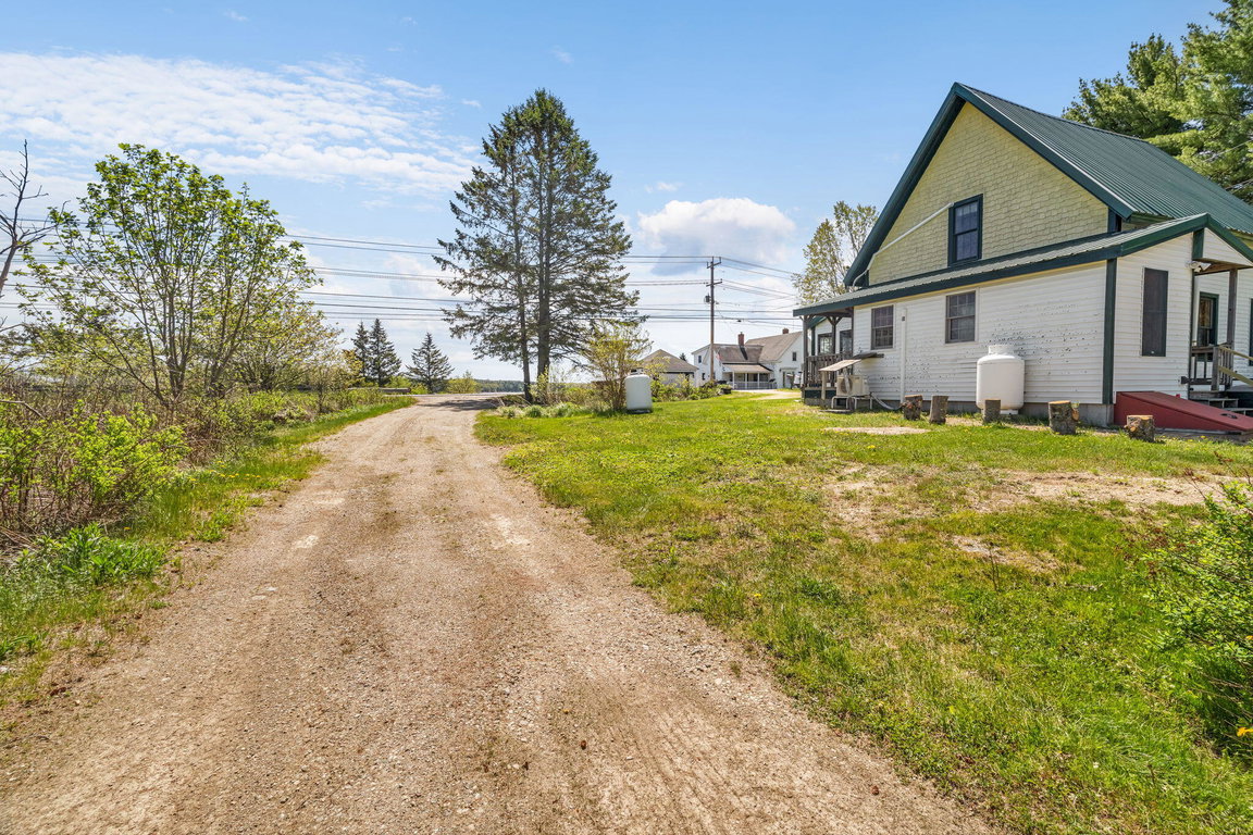 15-web-or-mls-137-w-franklin-rd