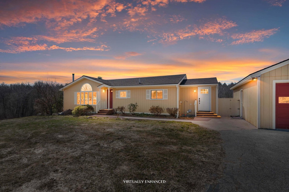 18 Walker Lane Farmingdale