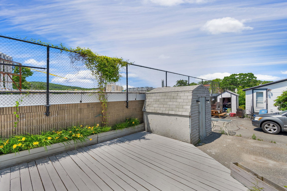 7-web-or-mls-54-greeley-ave
