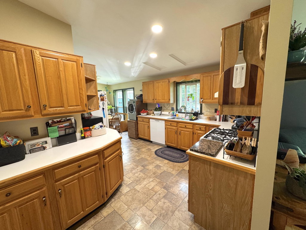 full kitchen
