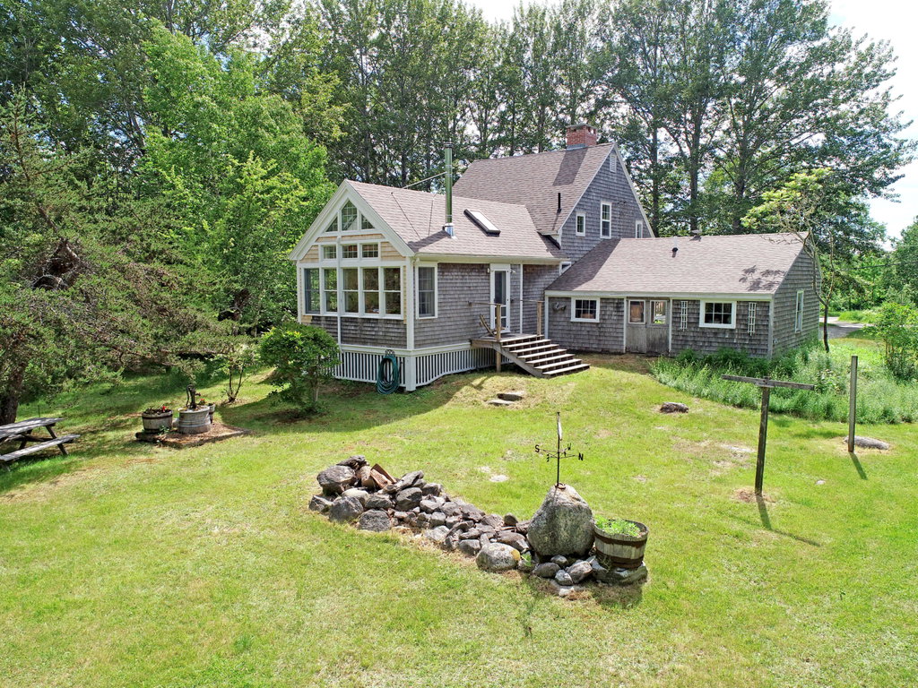 Exterior Home (12)