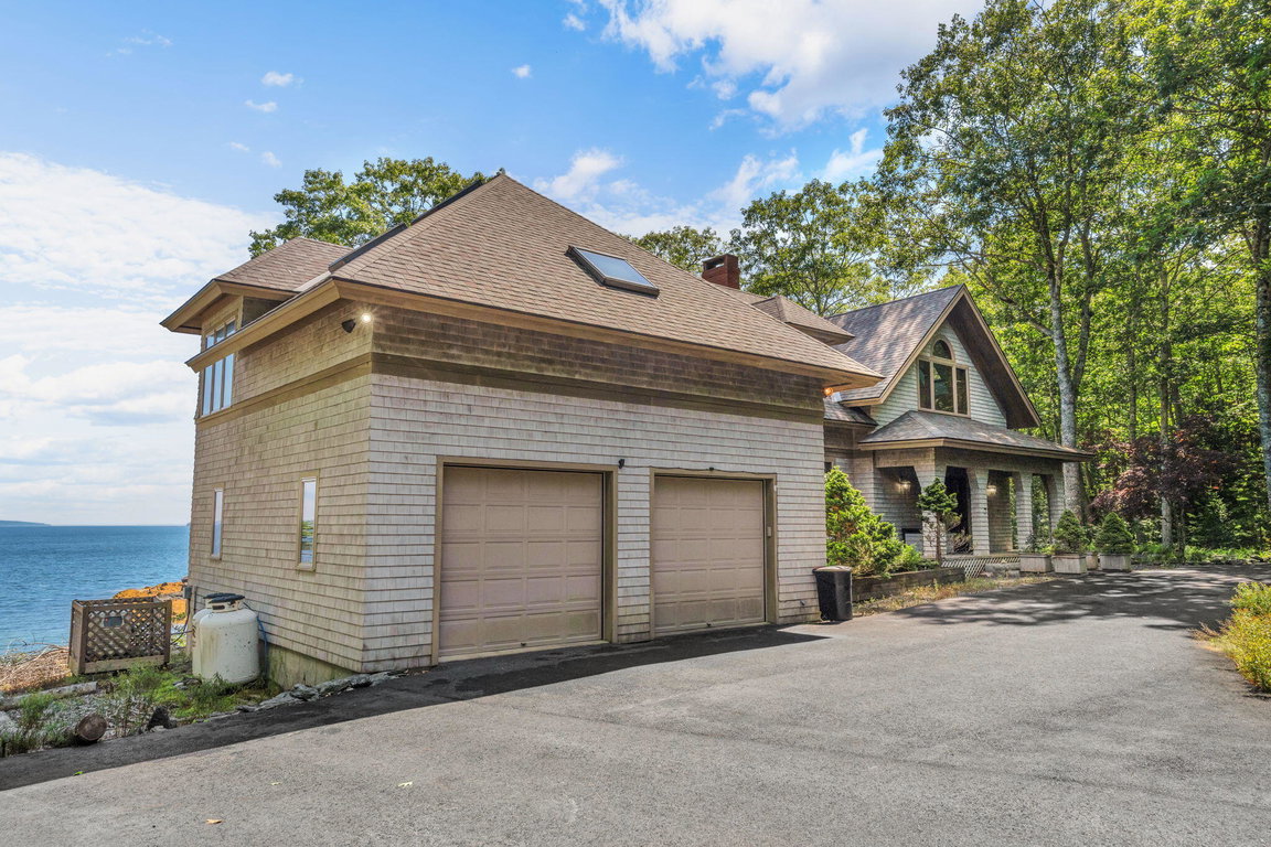 77-web-or-mls-1197-bay-rd