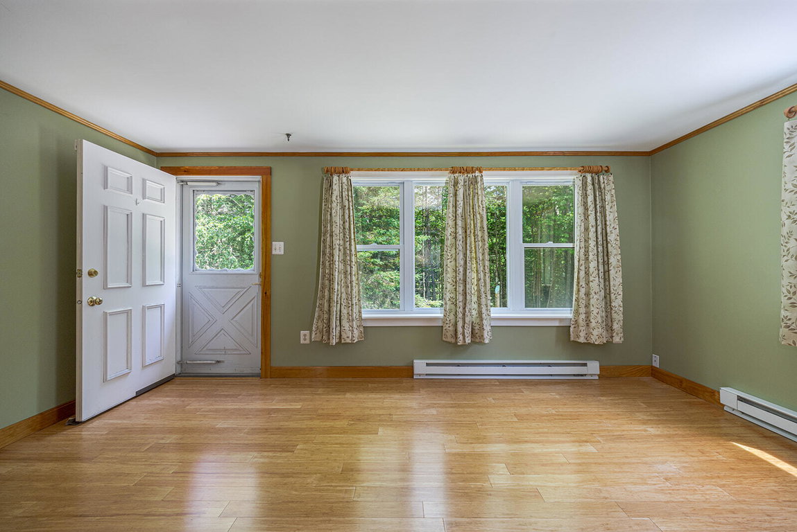 06-482 West Bay Road-DTP_websize