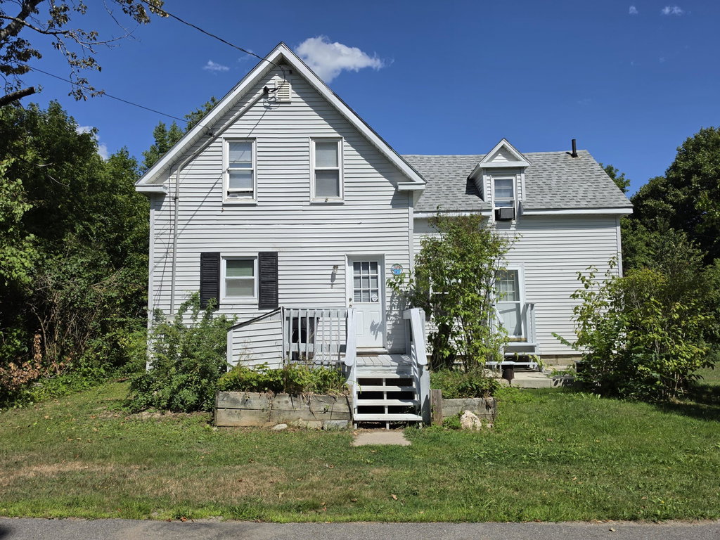 8 Hillside Street Baileyville
