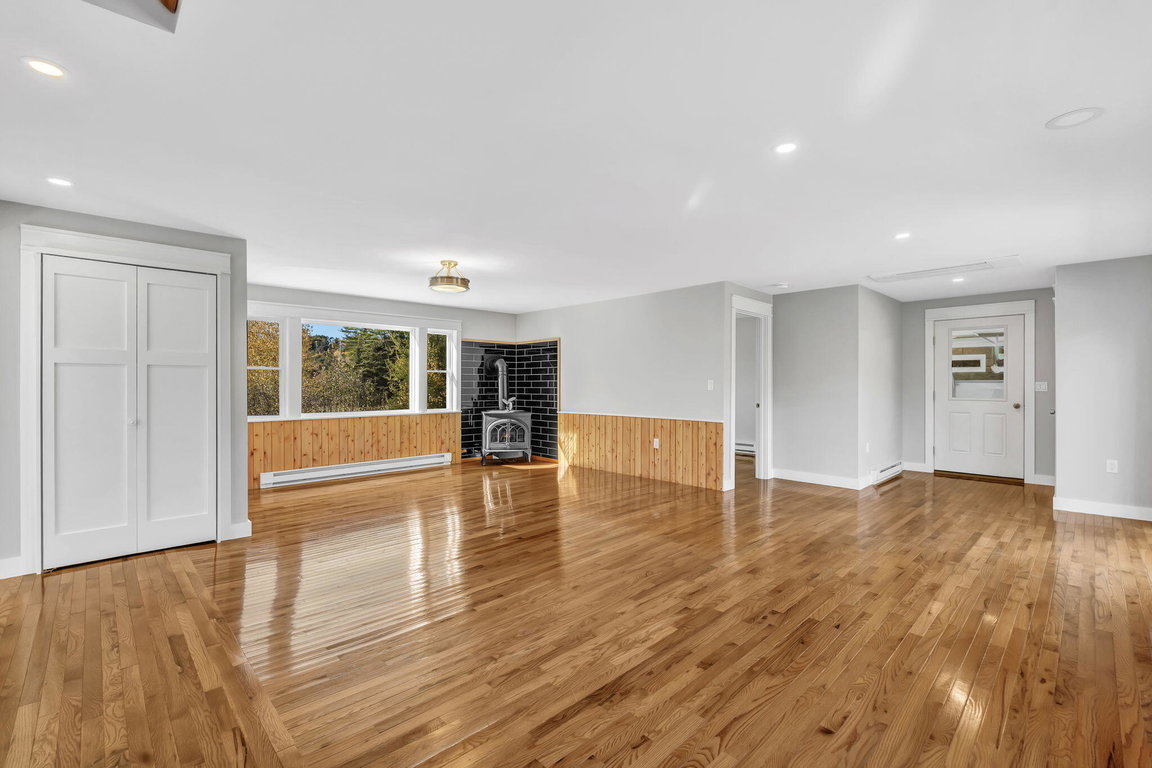18-web-or-mls-1212-eastbrook-rd