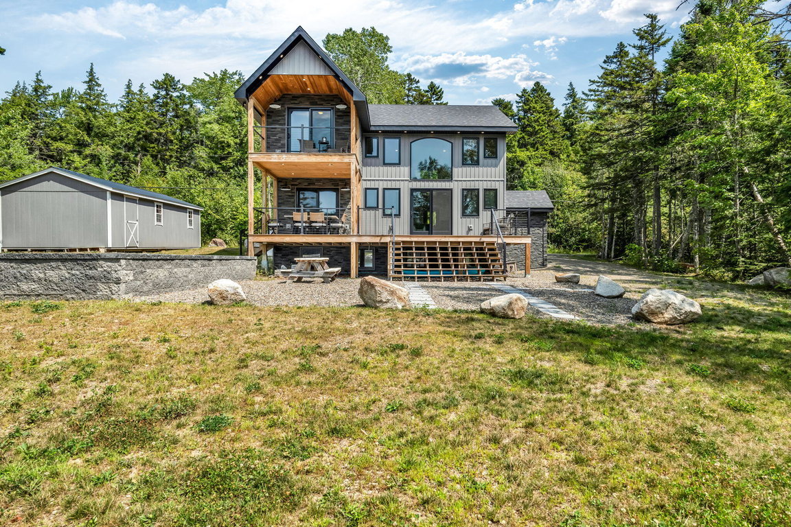 39 Pratt Lane Danforth