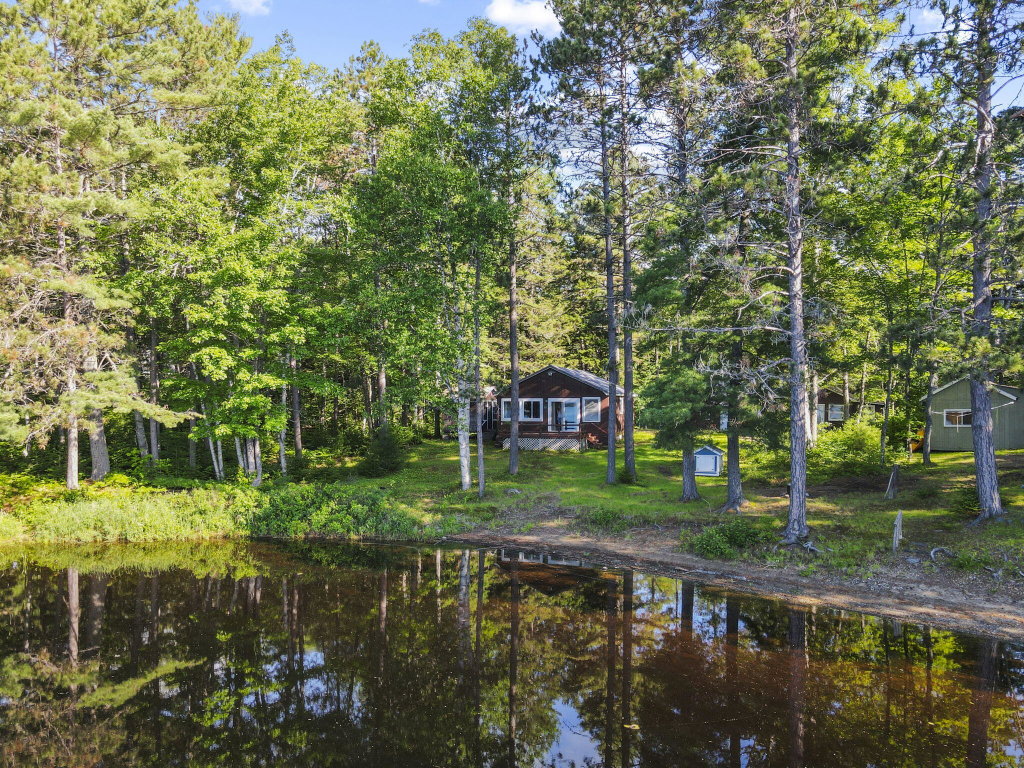 15 East Lane Ebeemee Twp