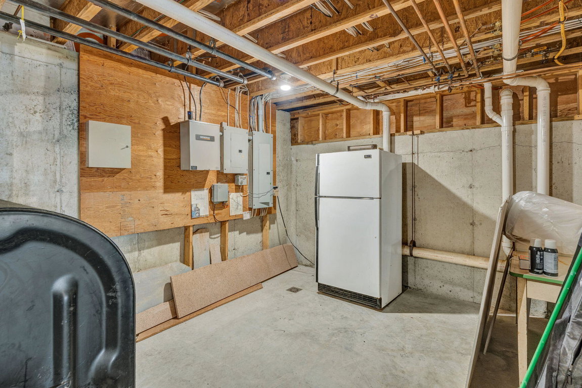 66-web-or-mls-1197-bay-rd