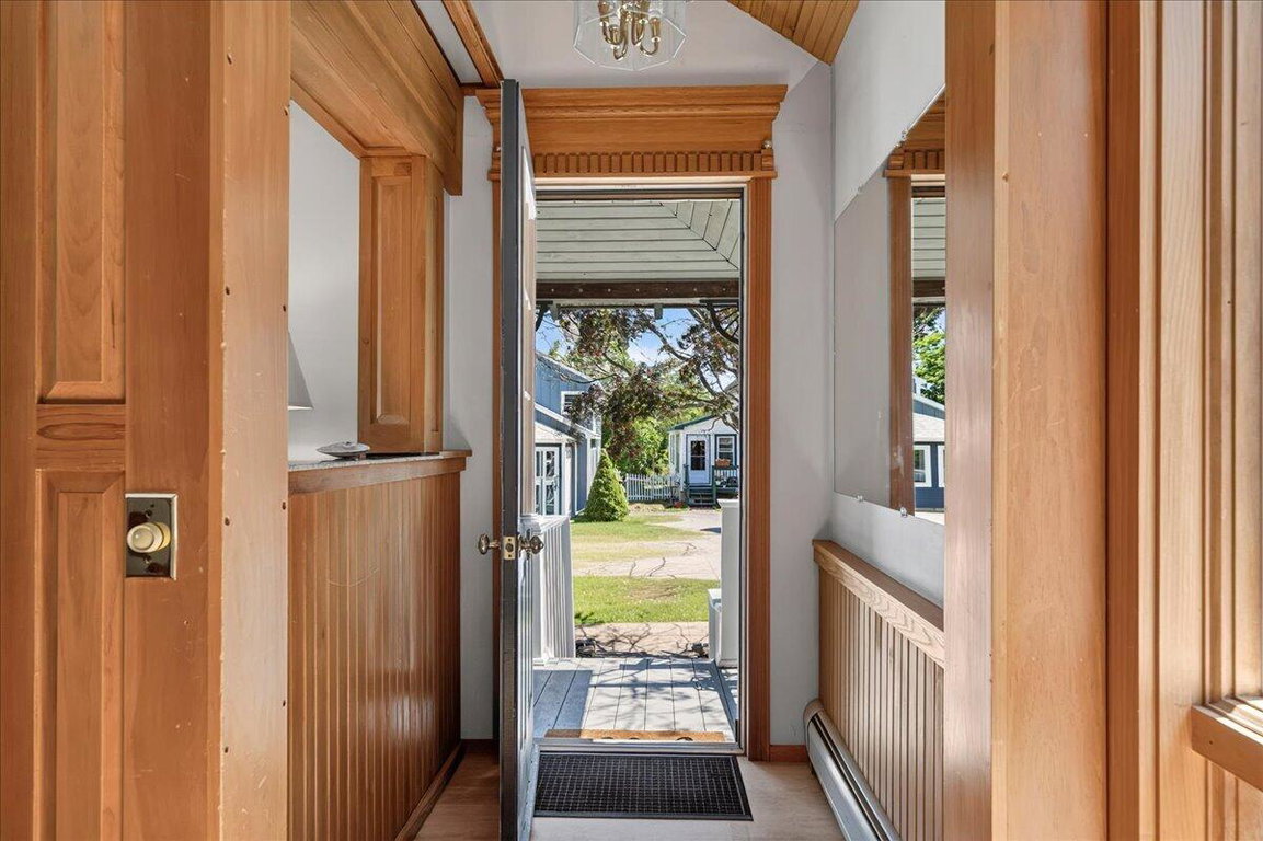 02-107 Ledgelawn Ave (16 of 96)
