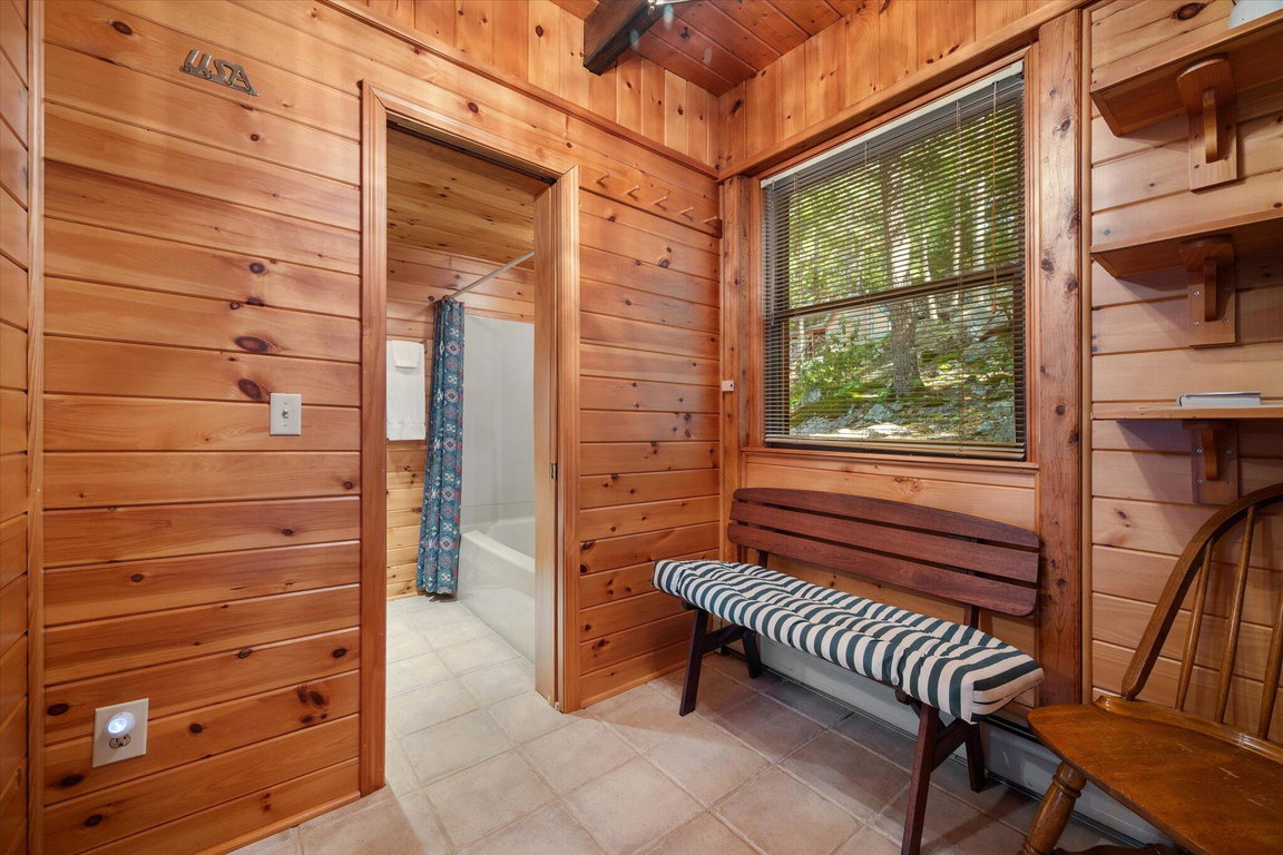 033-Mudroom - Bathroom