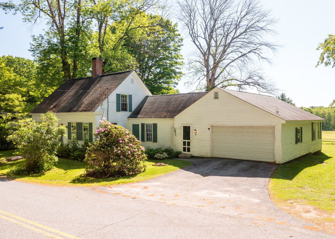 93 Country Club Road Hollis