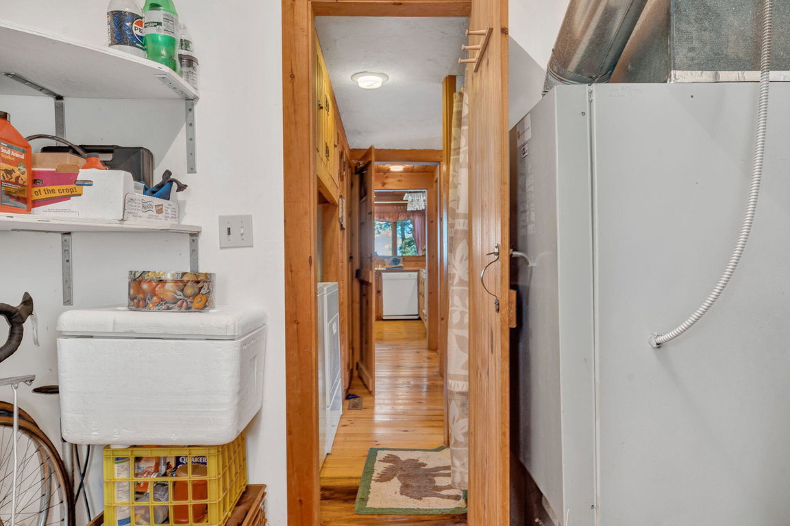 11-web-or-mls-142-e-point-rd