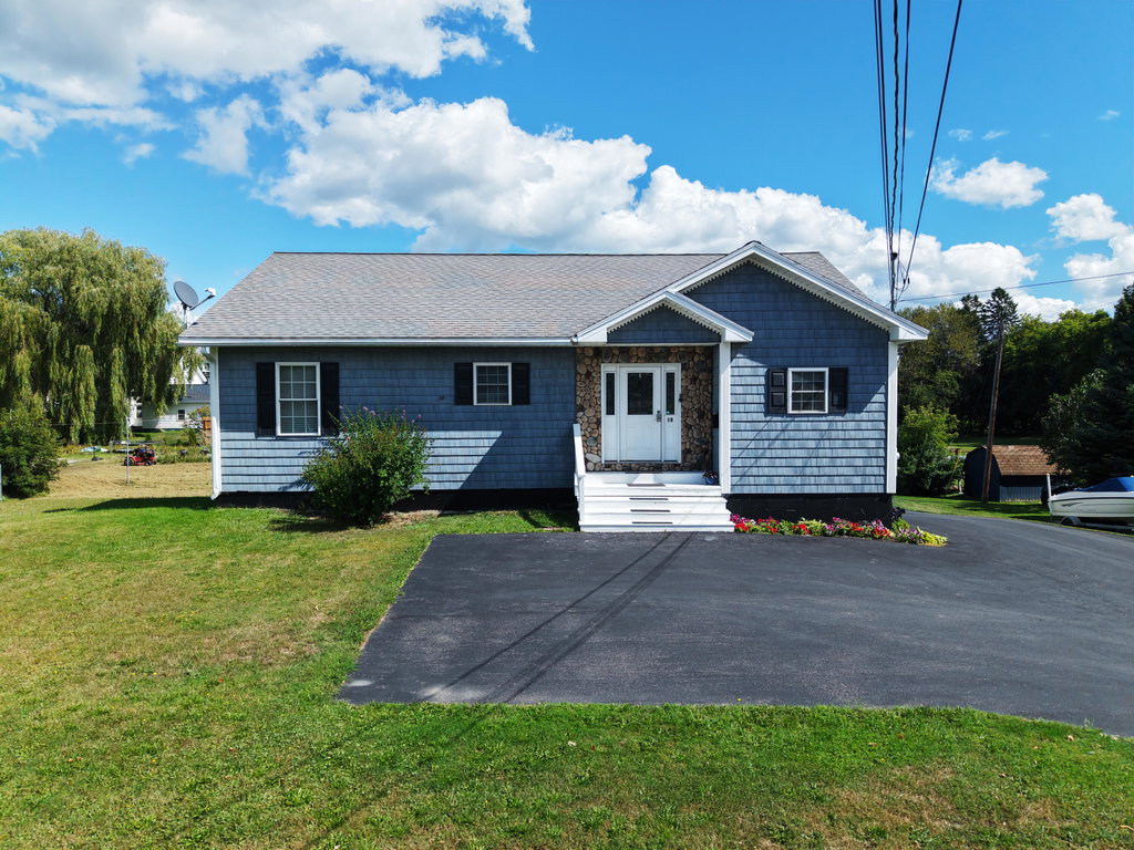 16 South Street Houlton