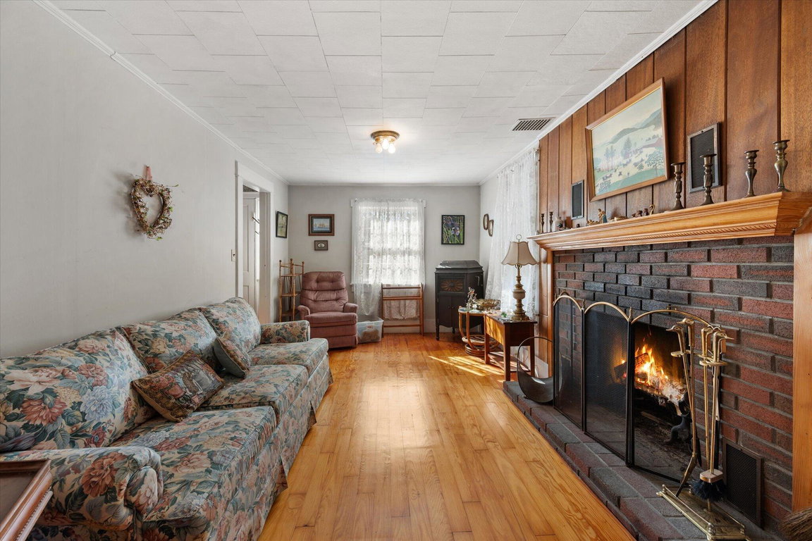 24-Living Room