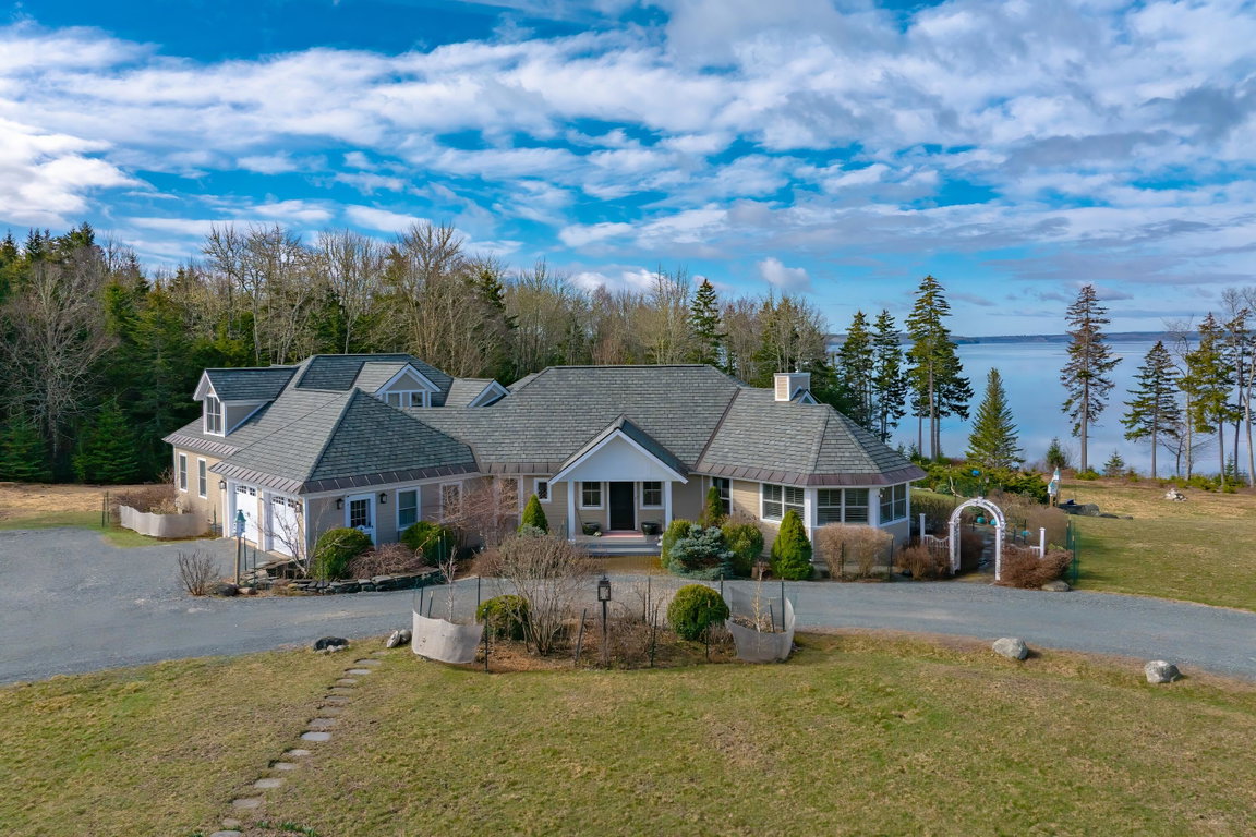98 Birdsong Lane Surry