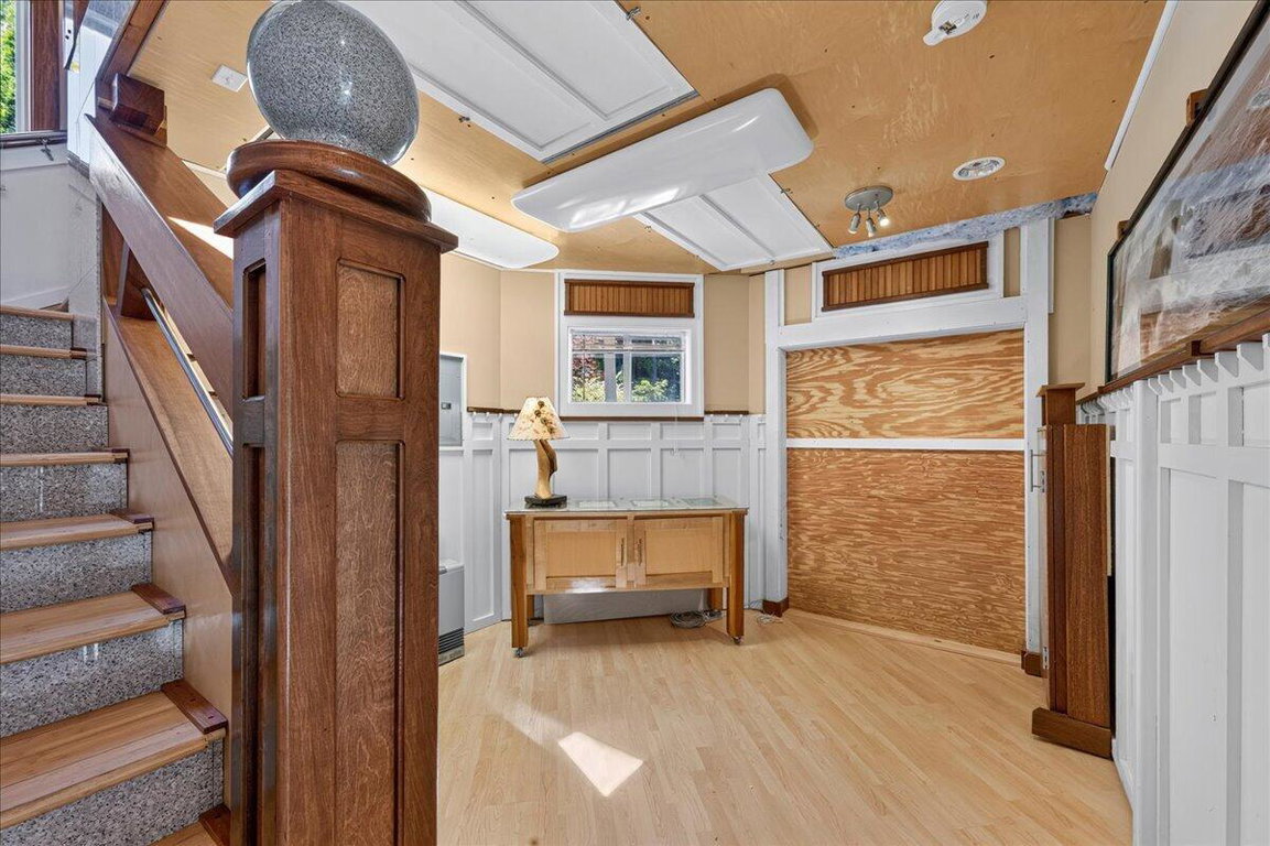 41-107 Ledgelawn Ave (56 of 96)