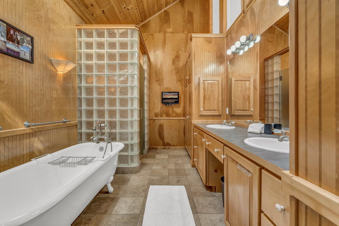 51-web-or-mls-195-branchview-dr