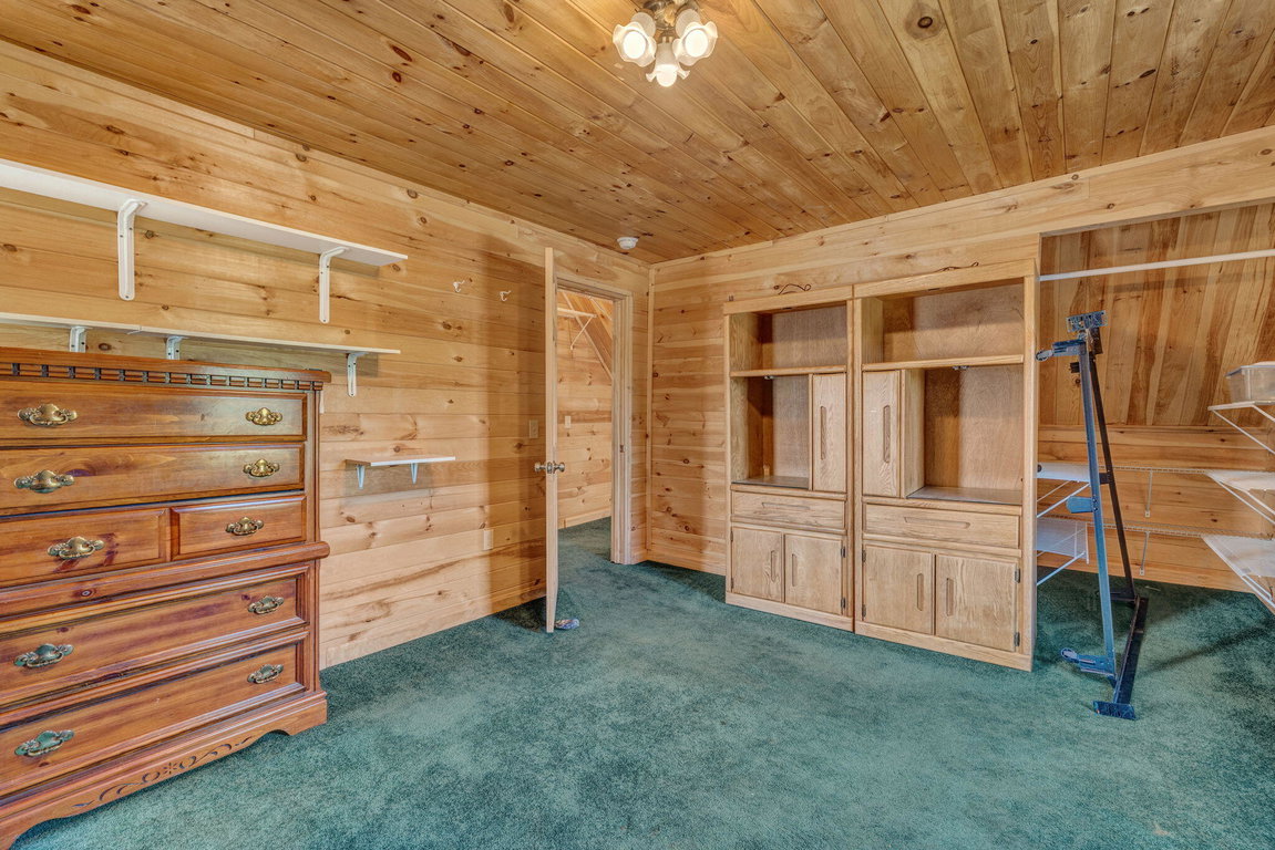 44-web-or-mls-137-w-franklin-rd