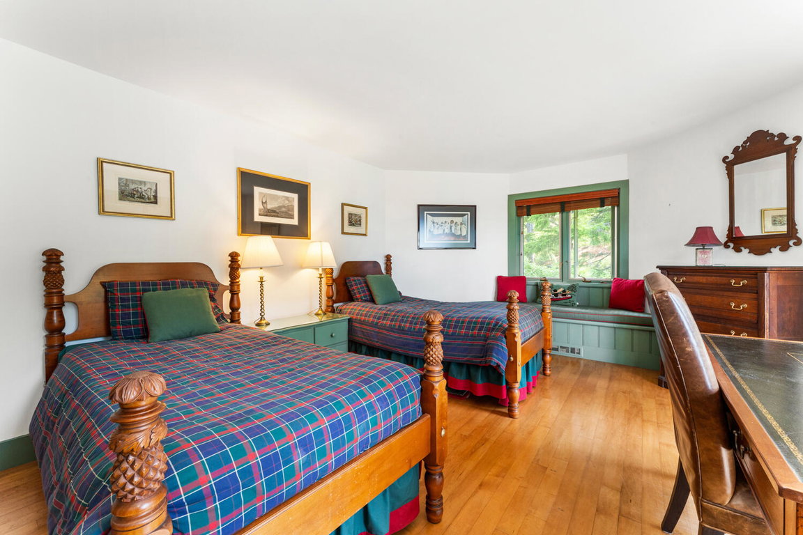 1st Floor Bedroom 1