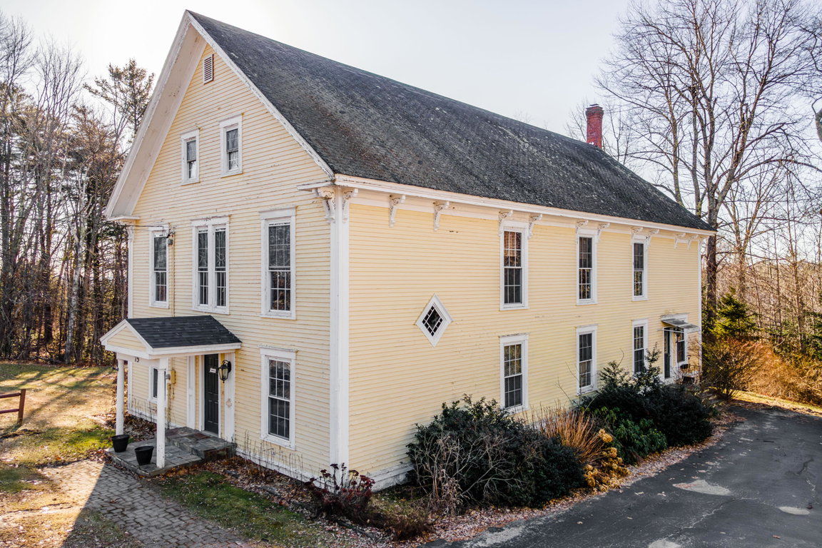 75 Main Road Charleston