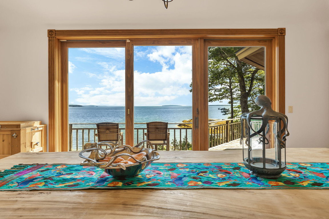 48-web-or-mls-1197-bay-rd